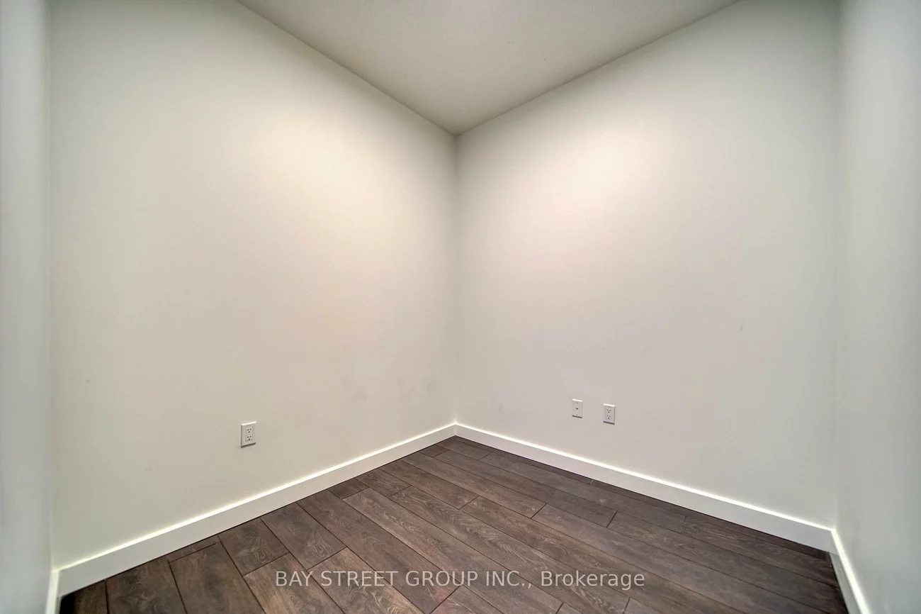 95, Mcmahon, Bayview Village, Toronto