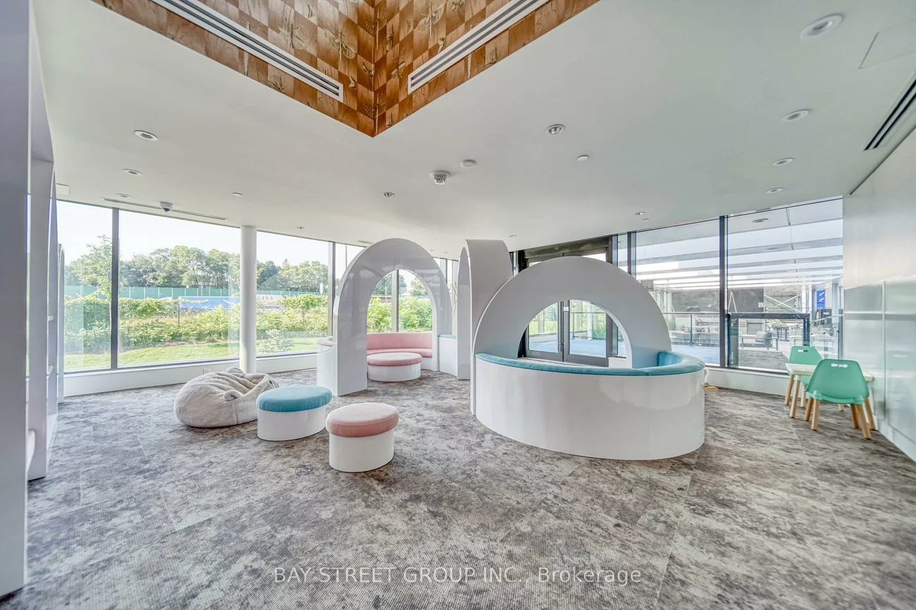 95, Mcmahon, Bayview Village, Toronto