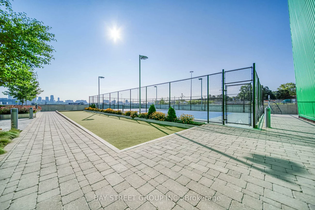 95, Mcmahon, Bayview Village, Toronto