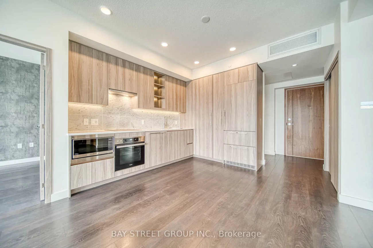 95, Mcmahon, Bayview Village, Toronto