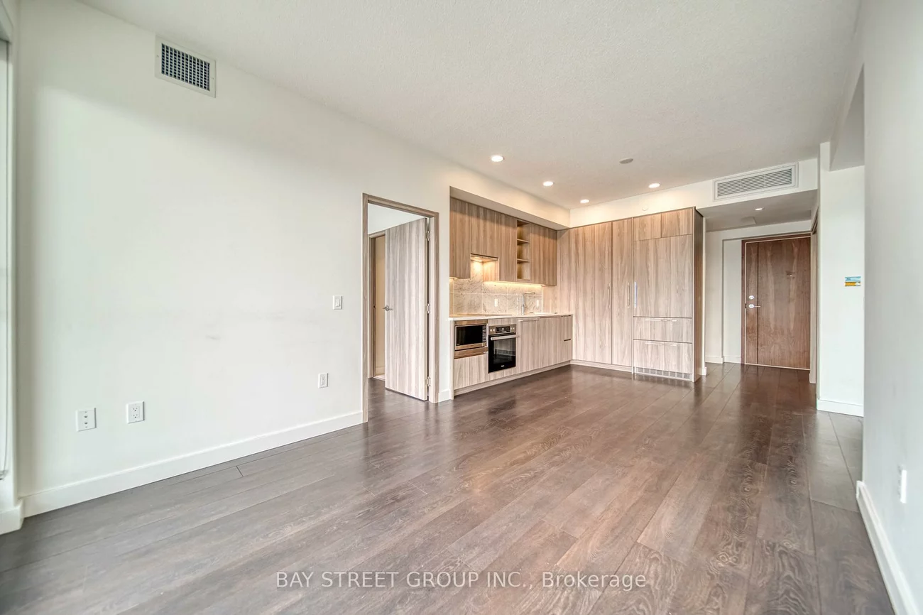 95, Mcmahon, Bayview Village, Toronto