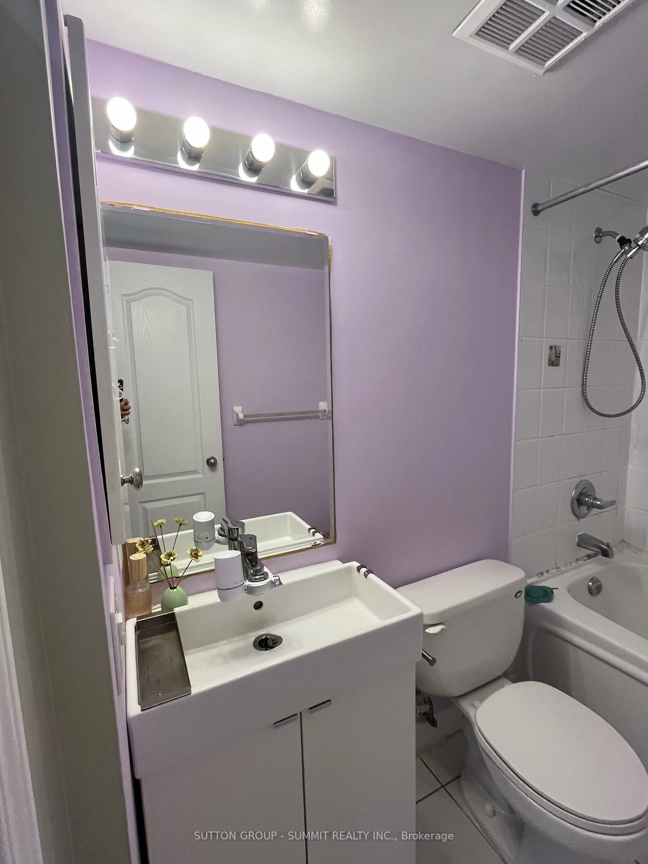 2, REAN, Bayview Village, Toronto