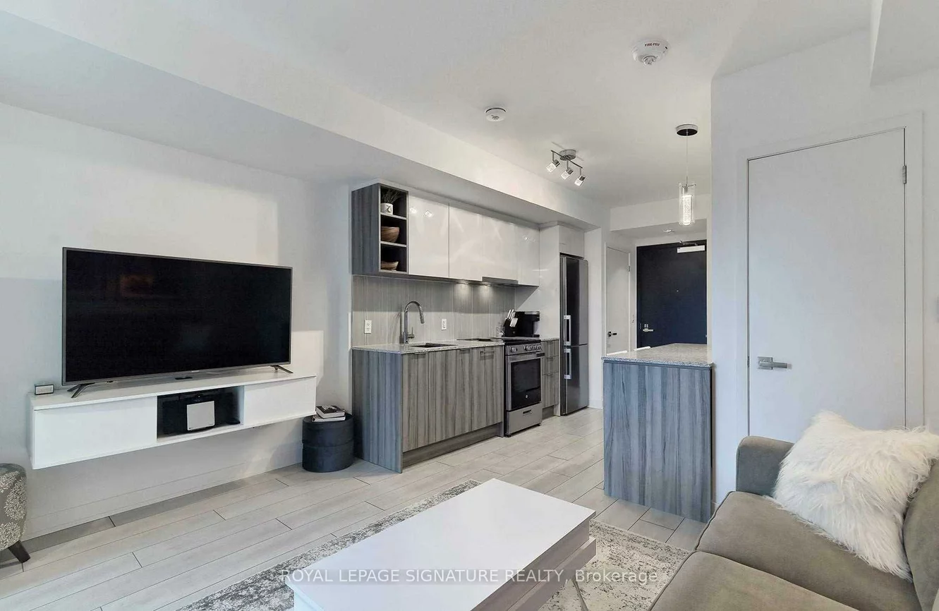 31, Tippett, Clanton Park, Toronto