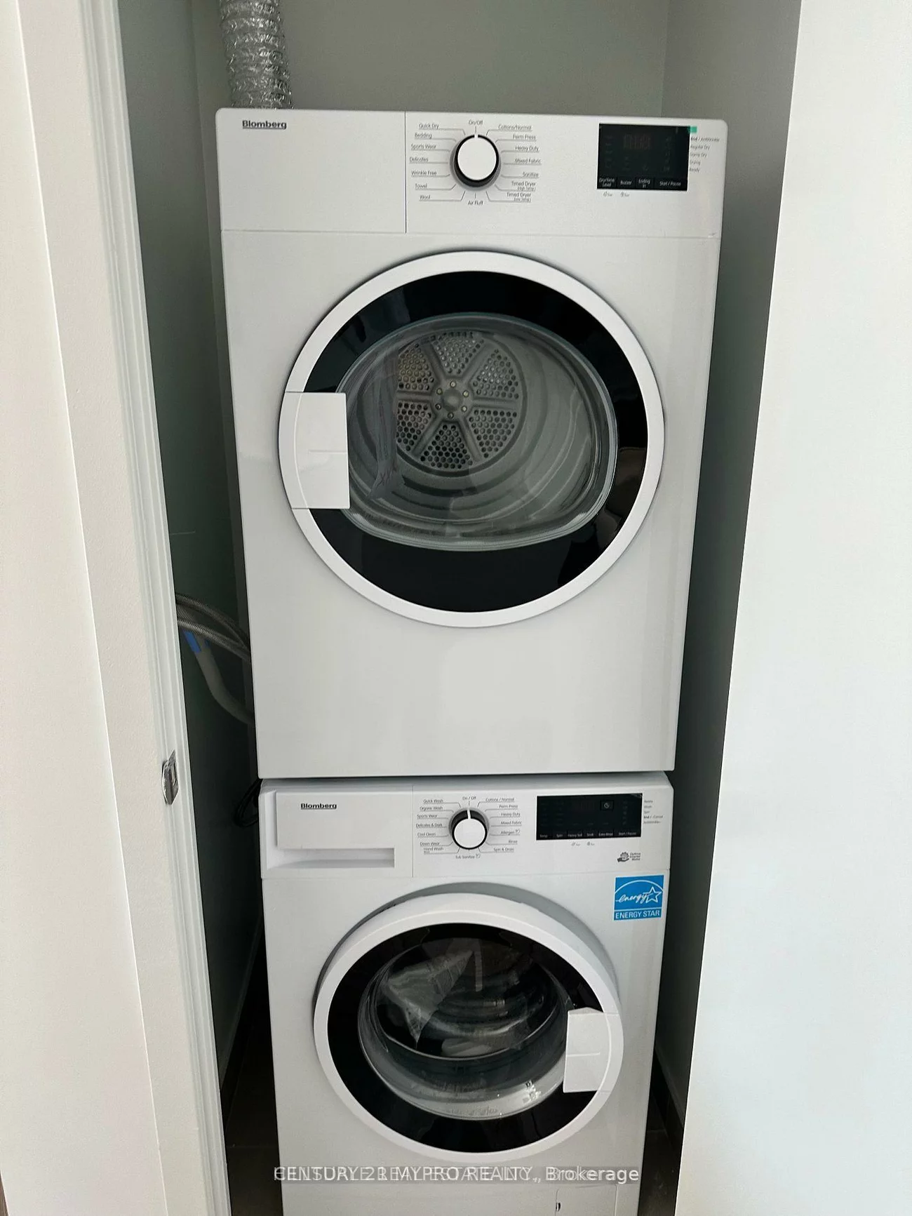 55, Mercer, Waterfront Communities C1, Toronto