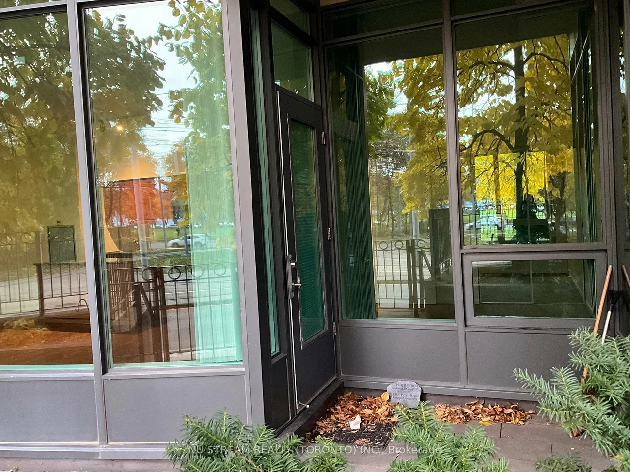 215, Fort York, Niagara, Toronto