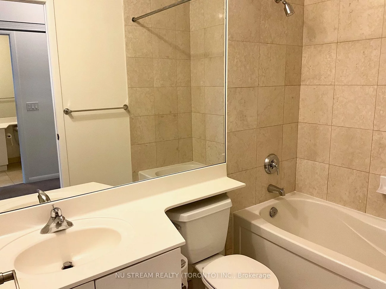 215, Fort York, Niagara, Toronto