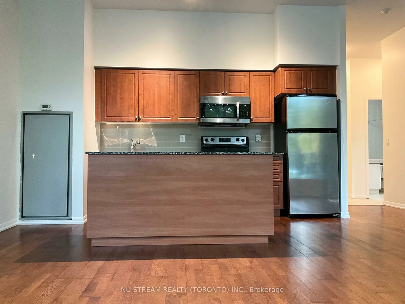 215, Fort York, Niagara, Toronto