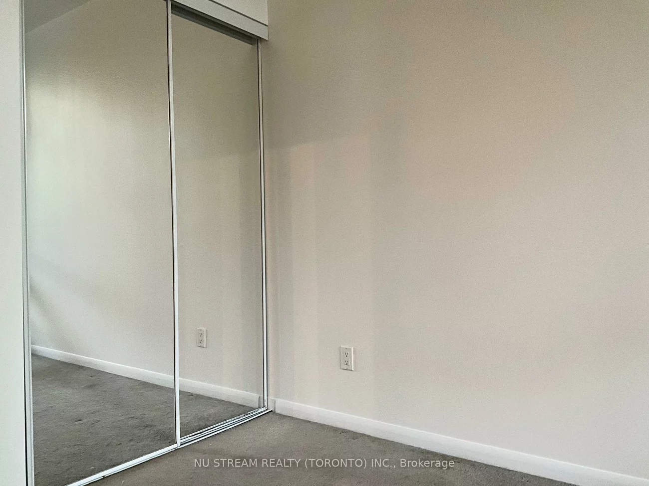 215, Fort York, Niagara, Toronto