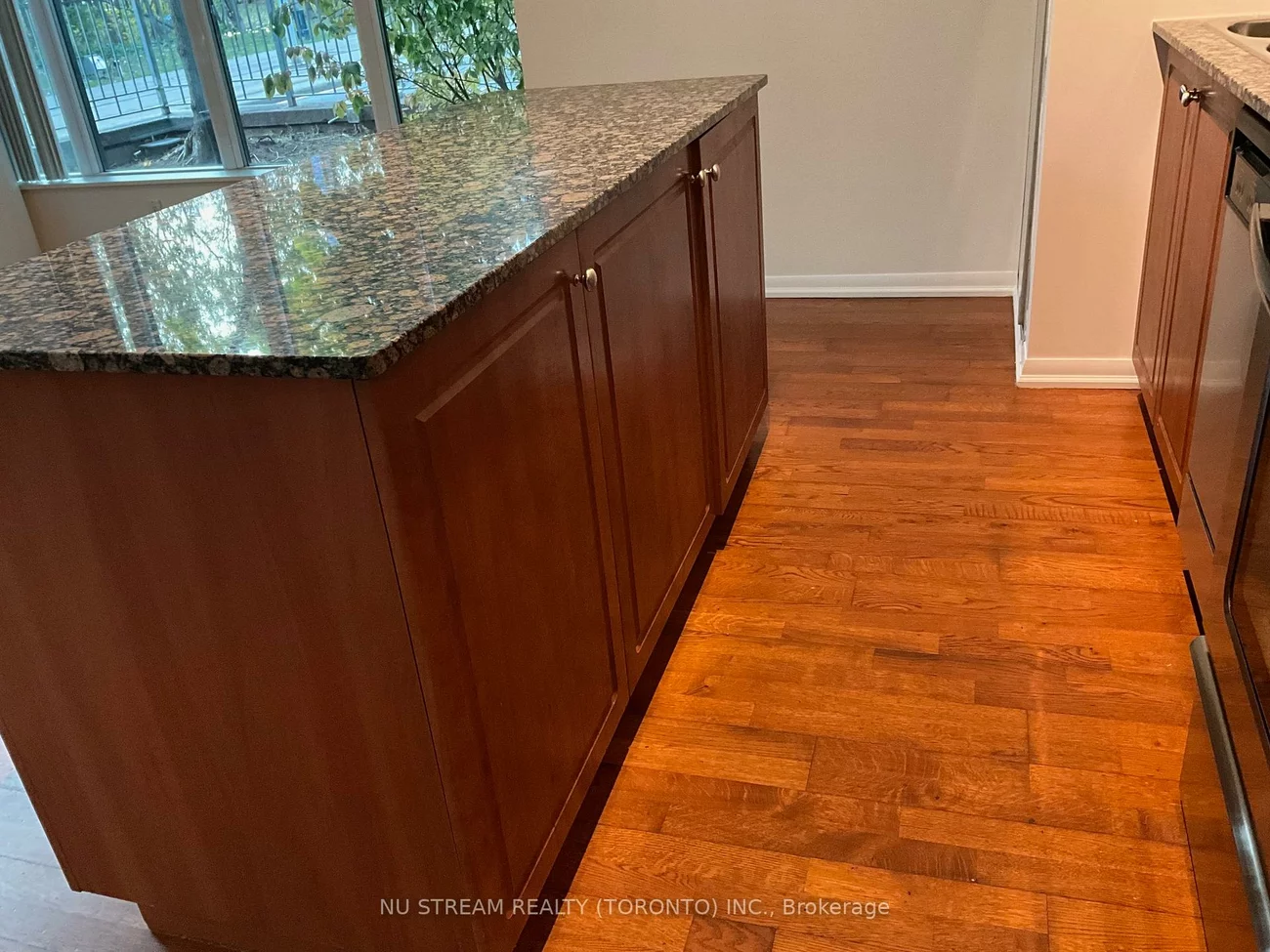 215, Fort York, Niagara, Toronto