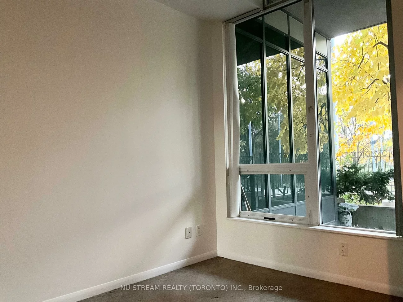 215, Fort York, Niagara, Toronto