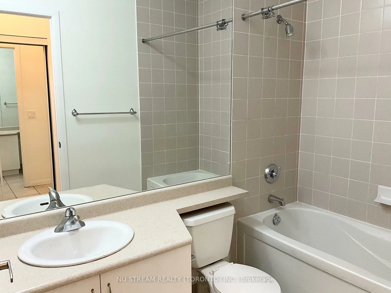 215, Fort York, Niagara, Toronto