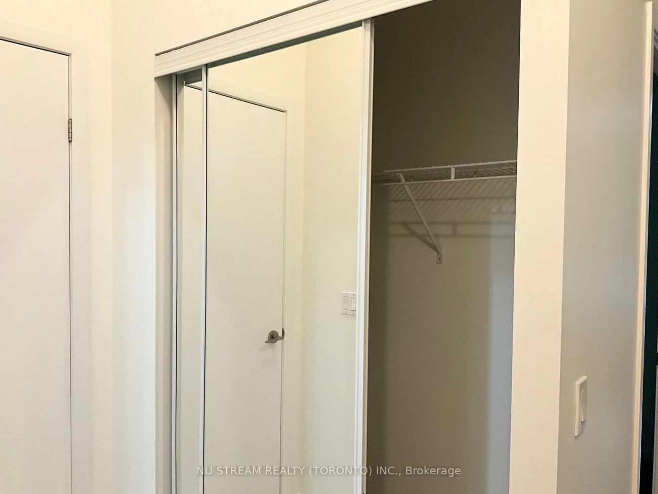 215, Fort York, Niagara, Toronto