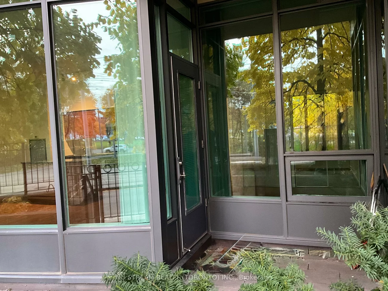 215, Fort York, Niagara, Toronto