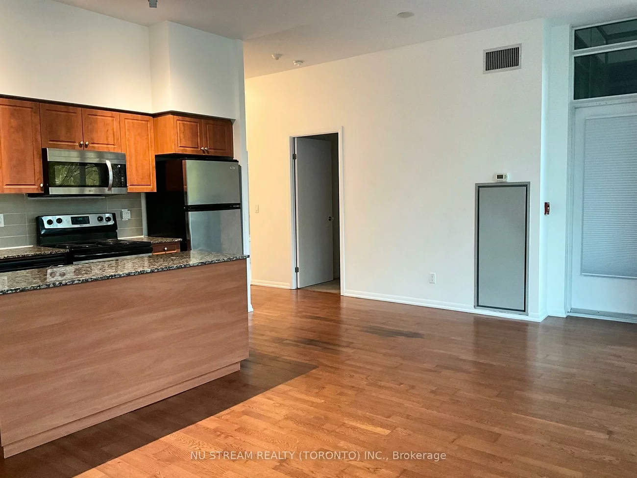 215, Fort York, Niagara, Toronto