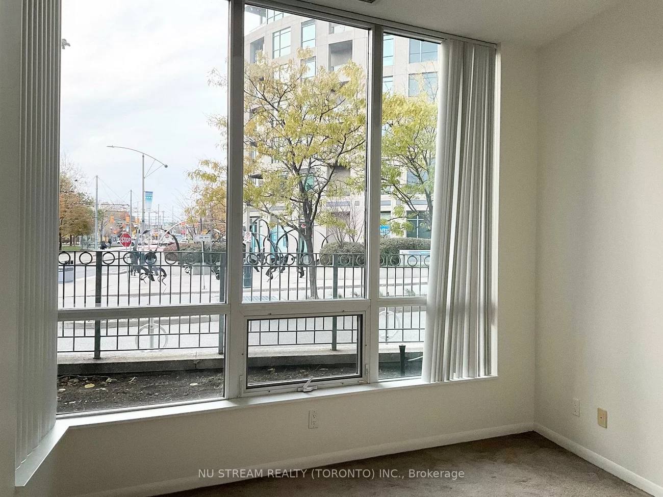 215, Fort York, Niagara, Toronto