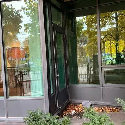 215, Fort York, Niagara, Toronto