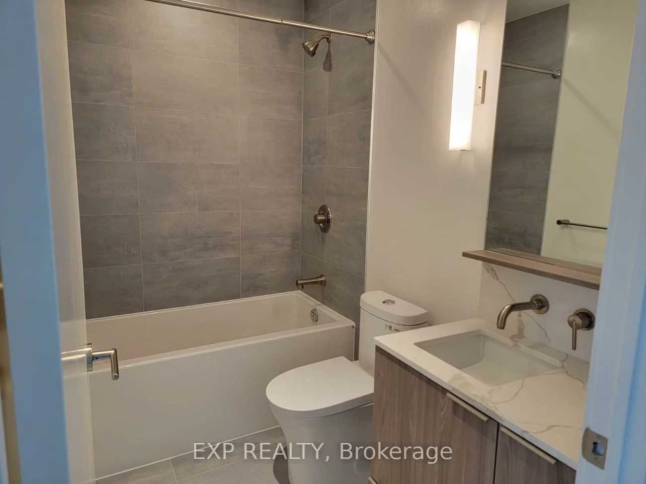 120, Broadway, Mount Pleasant West, Toronto