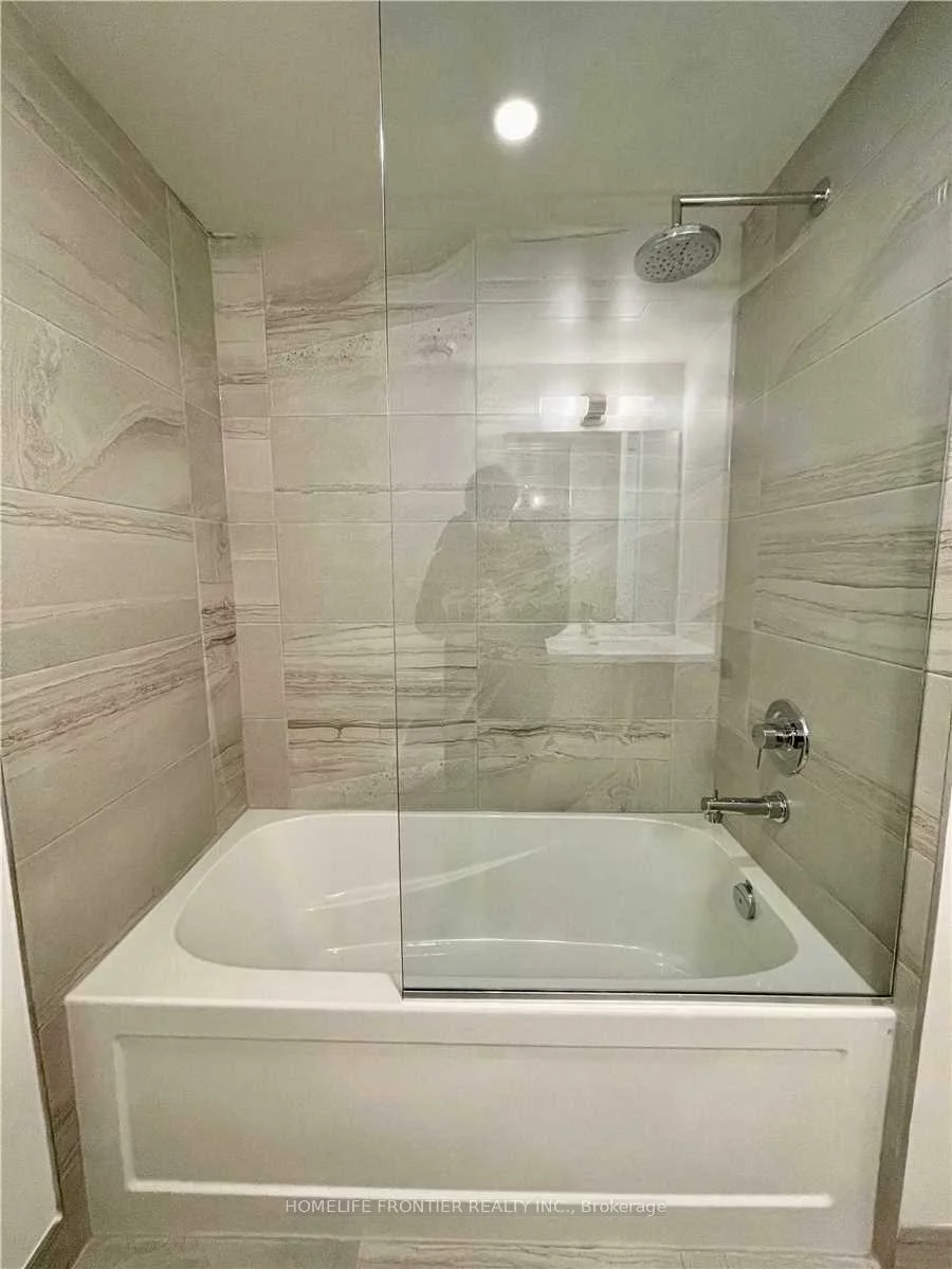 138, Downes, Waterfront Communities C8, Toronto