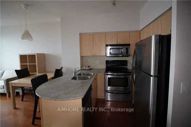 763, Bay, Bay Street Corridor, Toronto