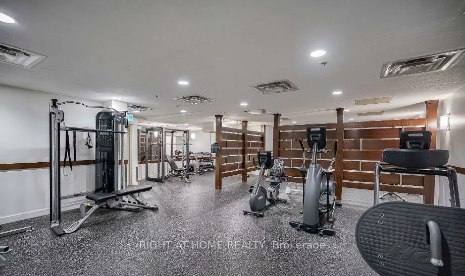 100, Hayden, Church-Yonge Corridor, Toronto