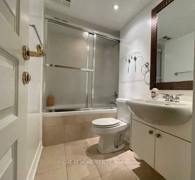 100, Hayden, Church-Yonge Corridor, Toronto