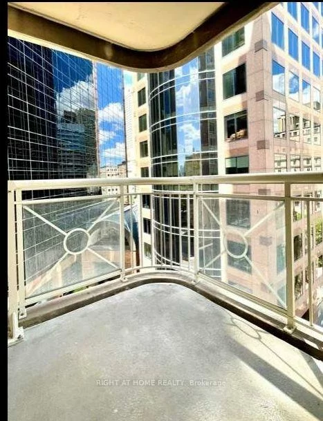 100, Hayden, Church-Yonge Corridor, Toronto