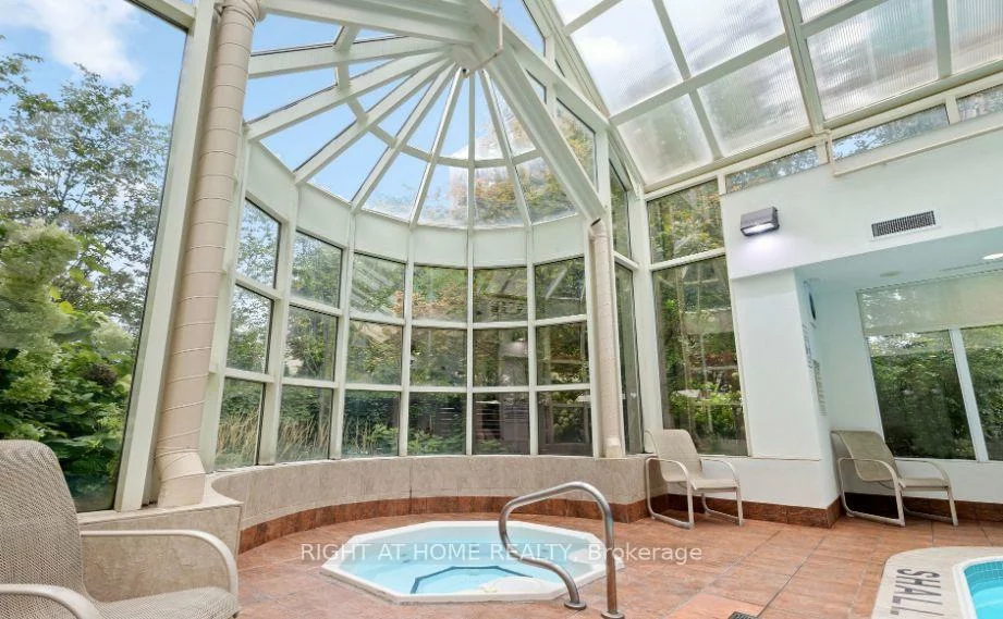 100, Hayden, Church-Yonge Corridor, Toronto