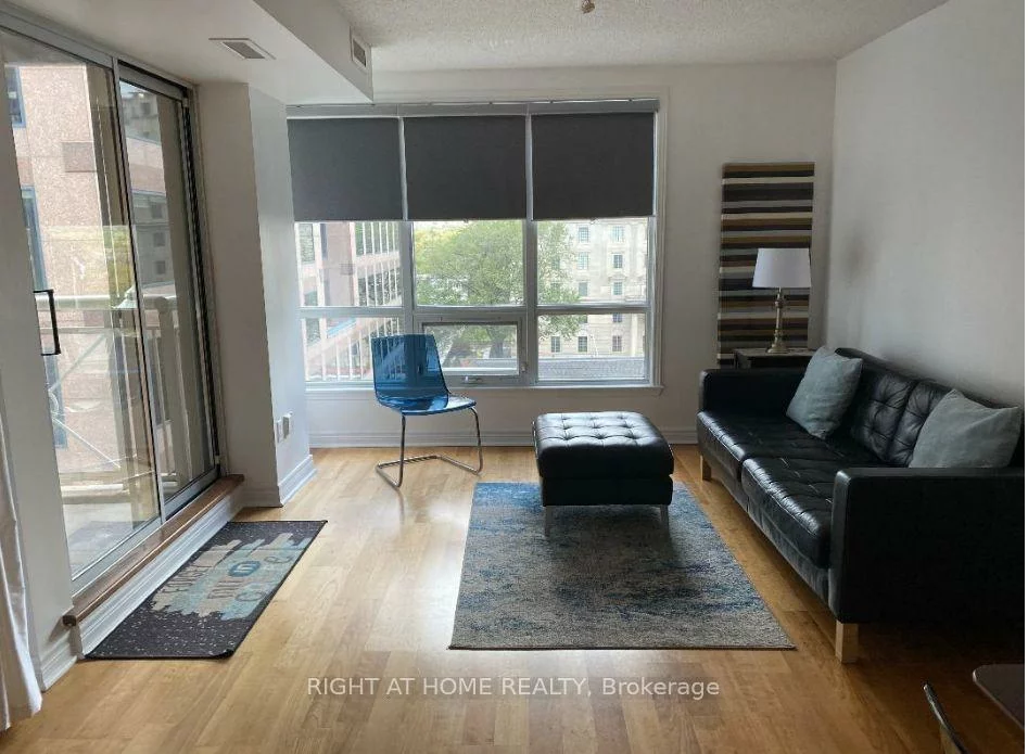 100, Hayden, Church-Yonge Corridor, Toronto