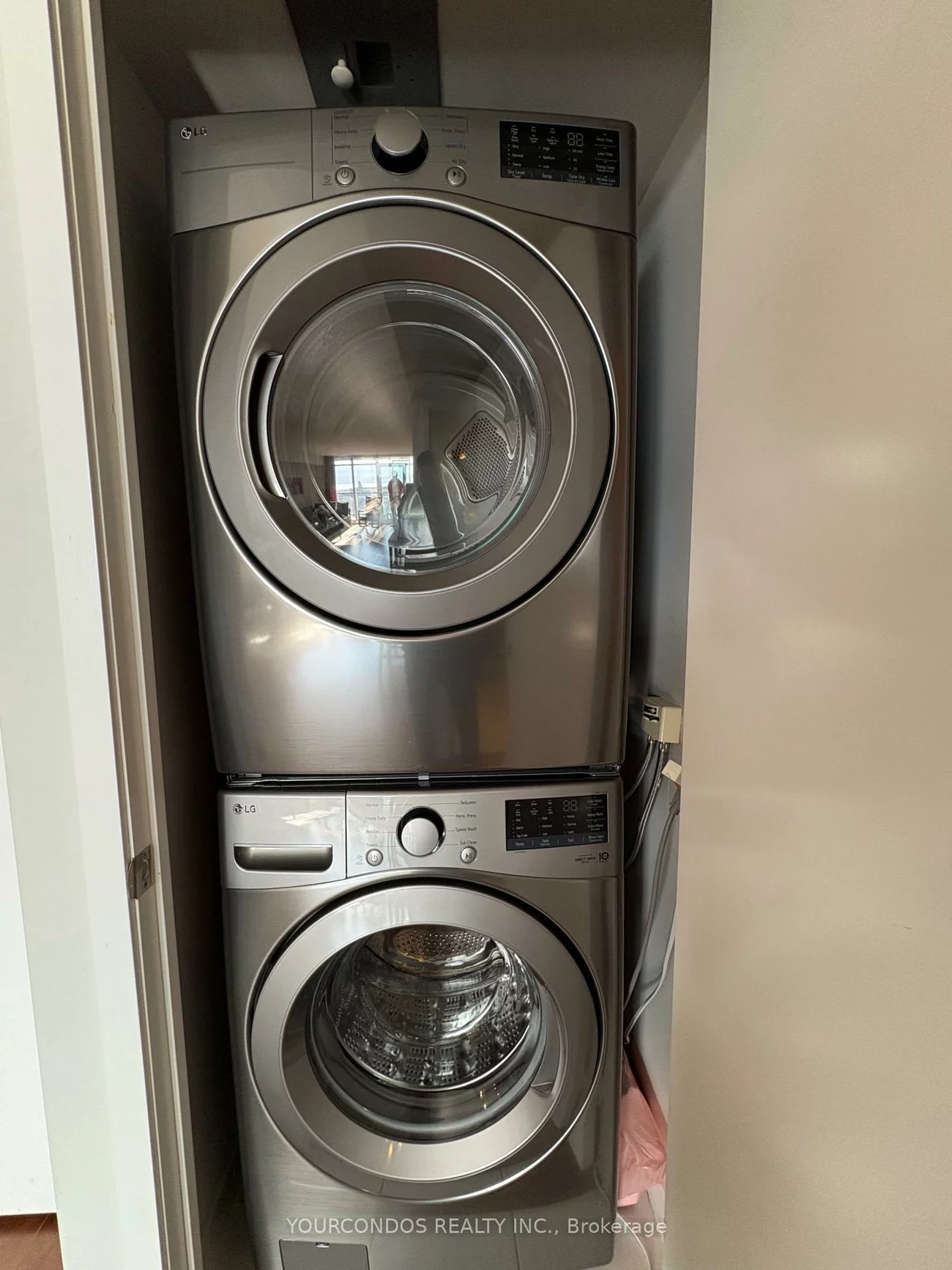 25, Capreol, Waterfront Communities C1, Toronto