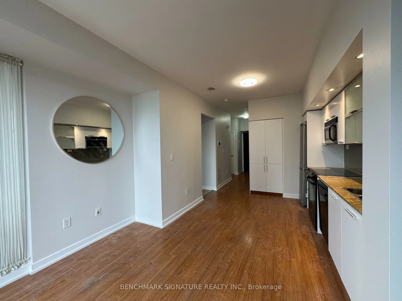 25, Capreol, Waterfront Communities C1, Toronto