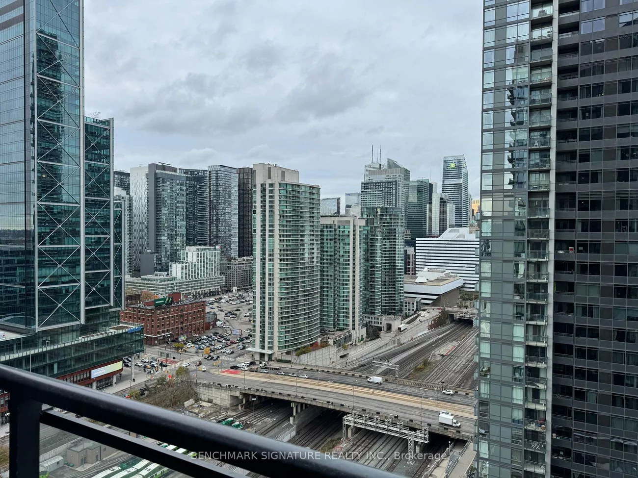 25, Capreol, Waterfront Communities C1, Toronto