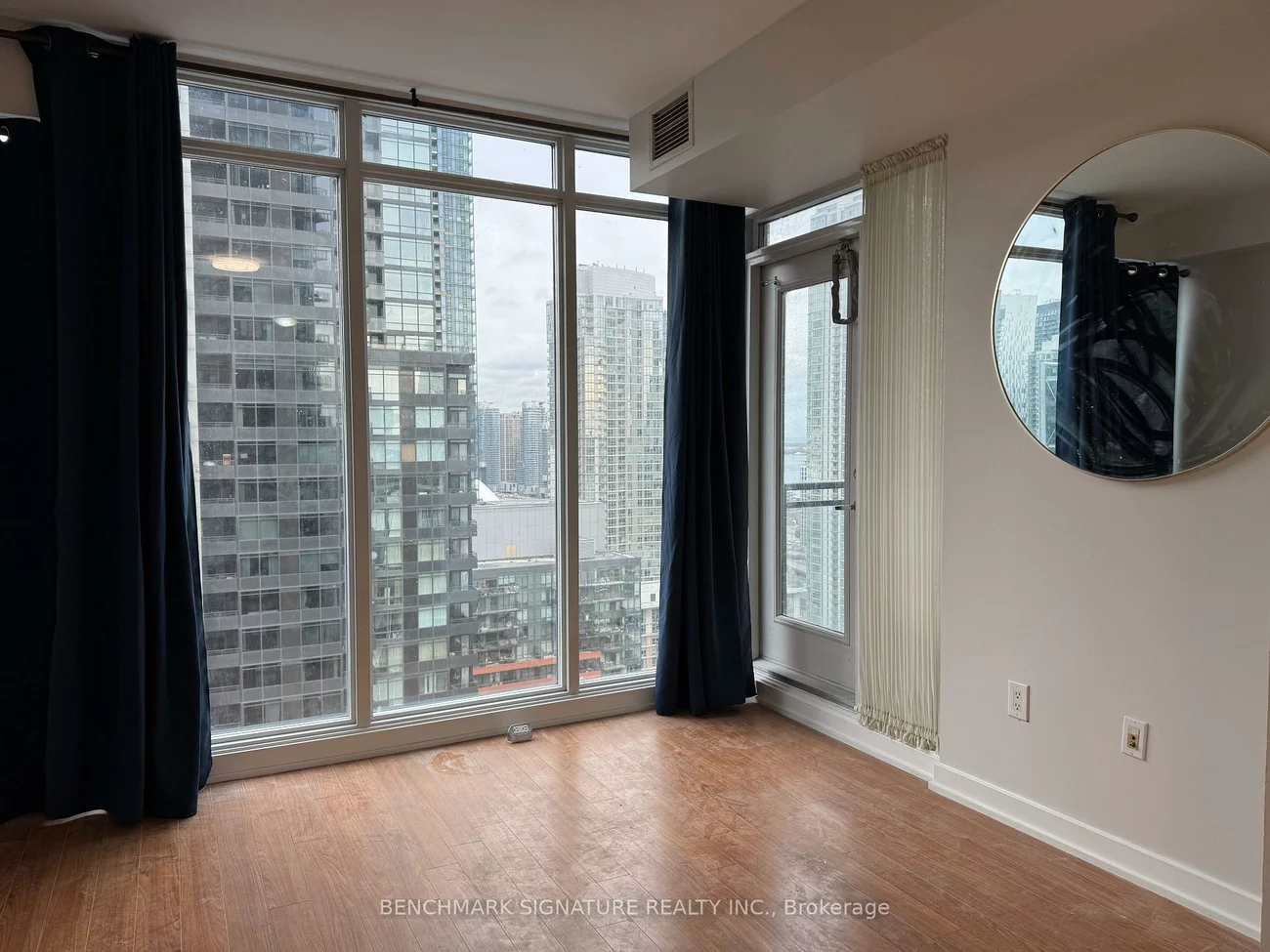 25, Capreol, Waterfront Communities C1, Toronto