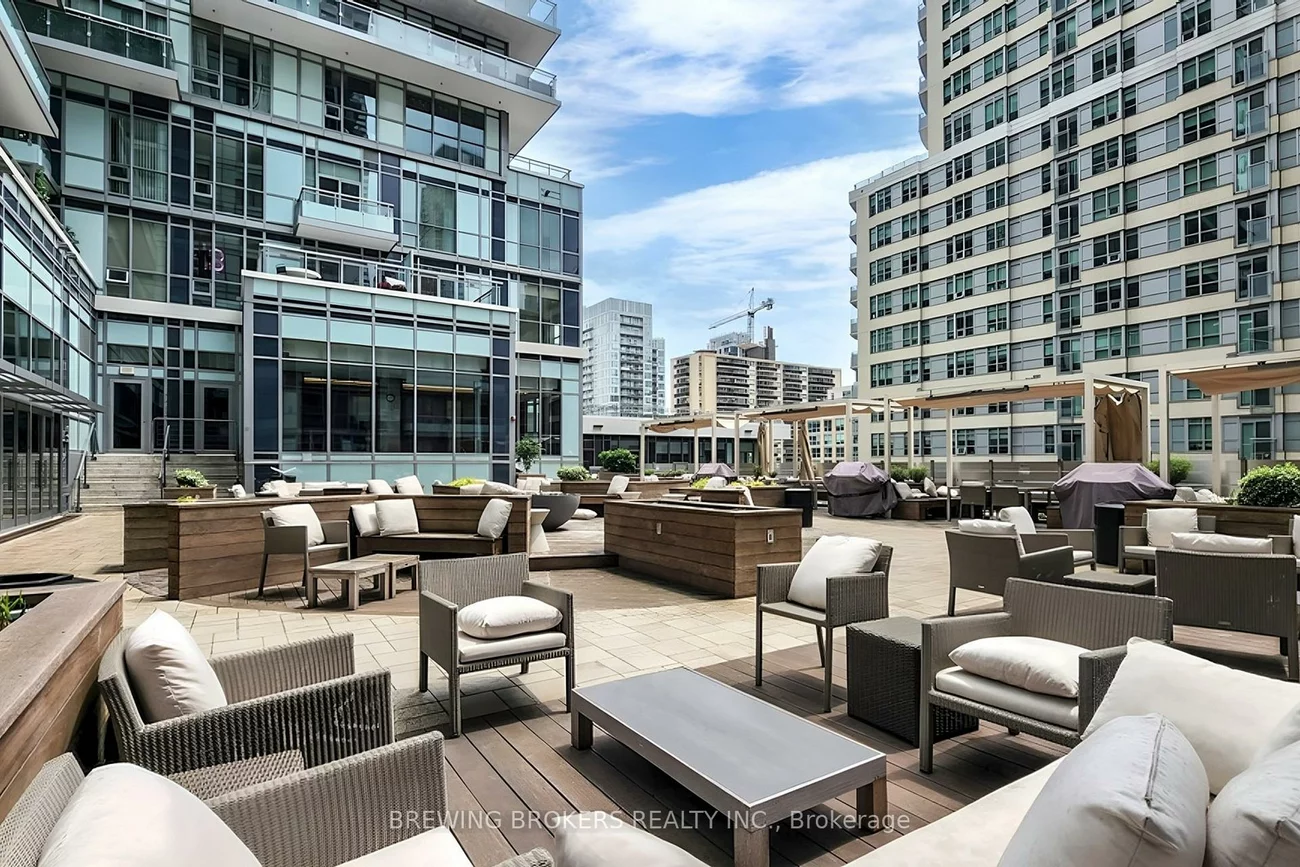 89, Dunfield, Mount Pleasant East, Toronto