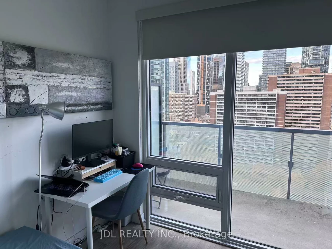 28, Wellesley, Church-Yonge Corridor, Toronto