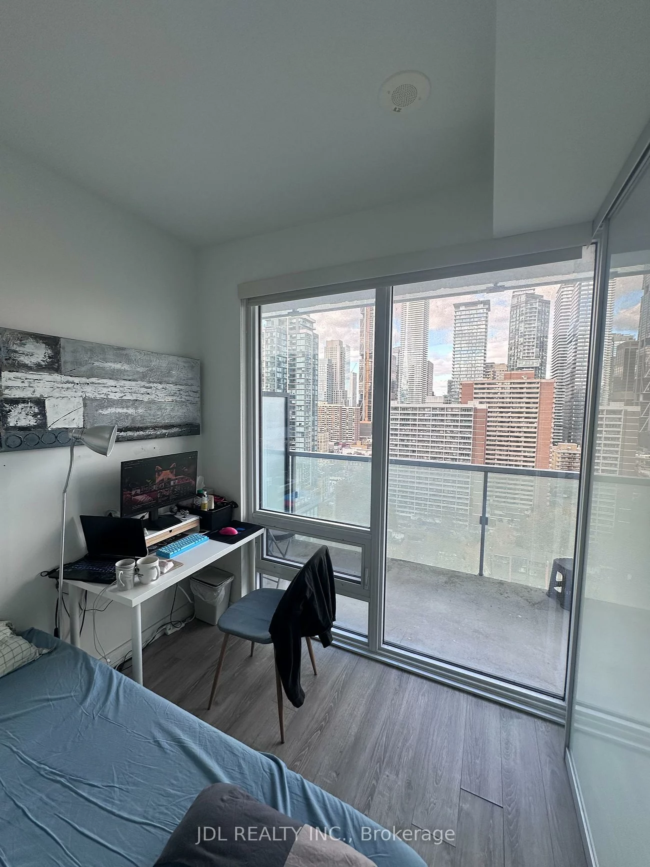 28, Wellesley, Church-Yonge Corridor, Toronto