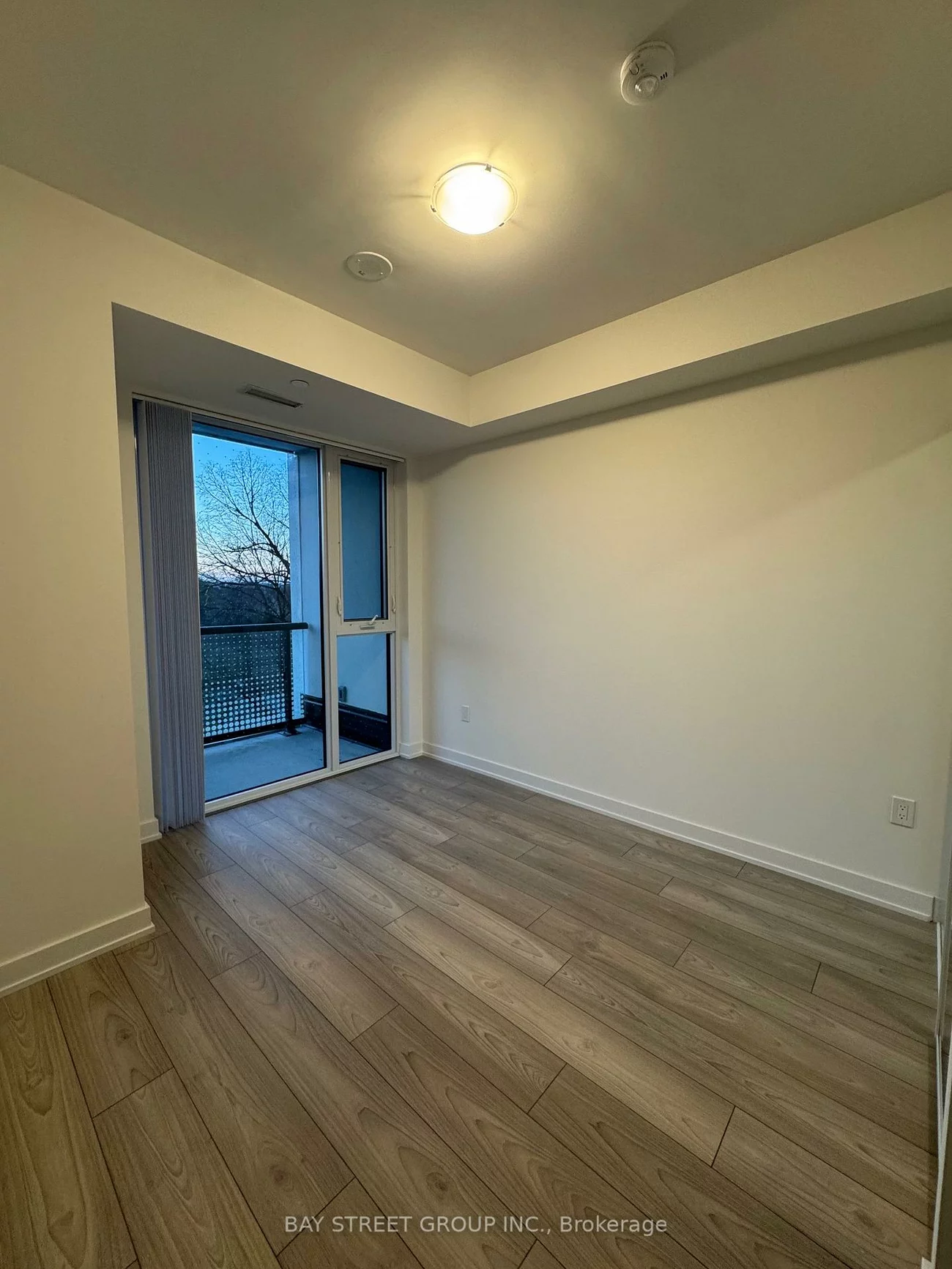 5858, Yonge, Newtonbrook West, Toronto