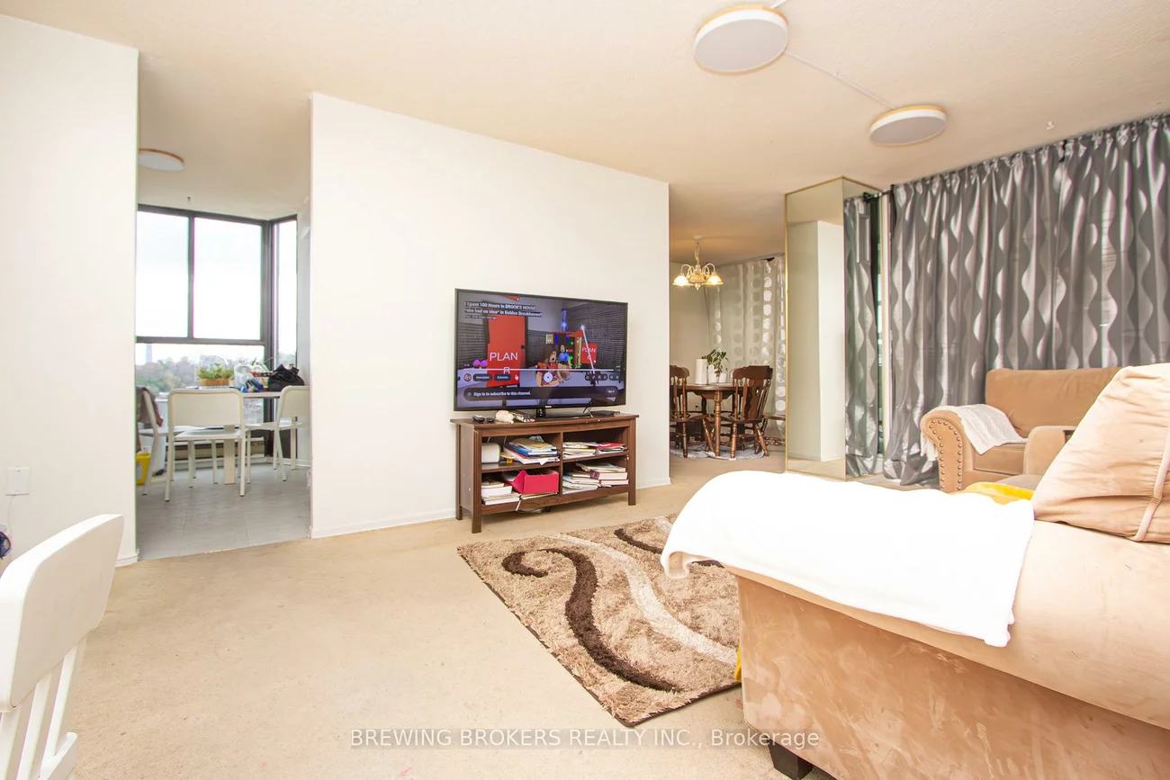 100, Antibes, Westminster-Branson, Toronto