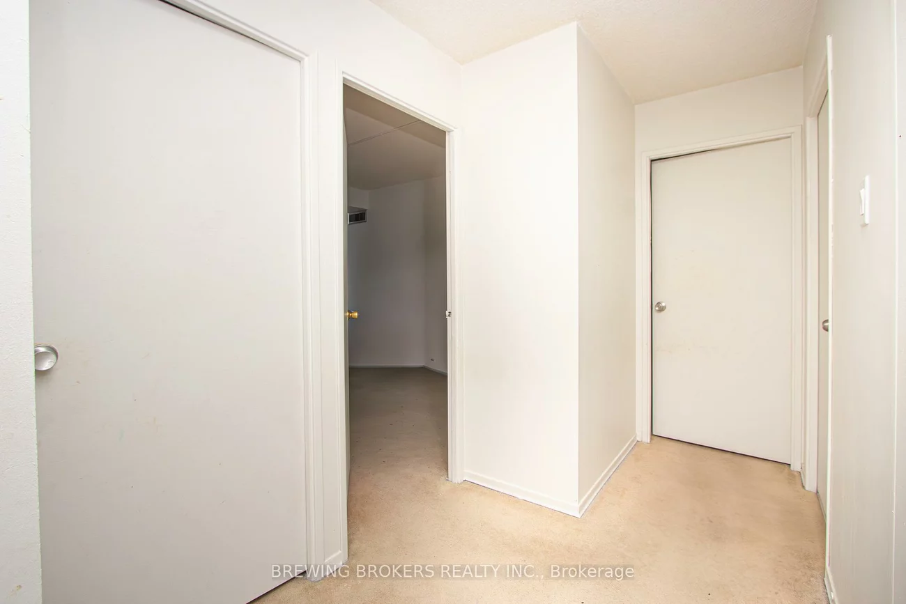 100, Antibes, Westminster-Branson, Toronto