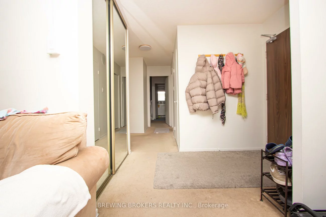 100, Antibes, Westminster-Branson, Toronto