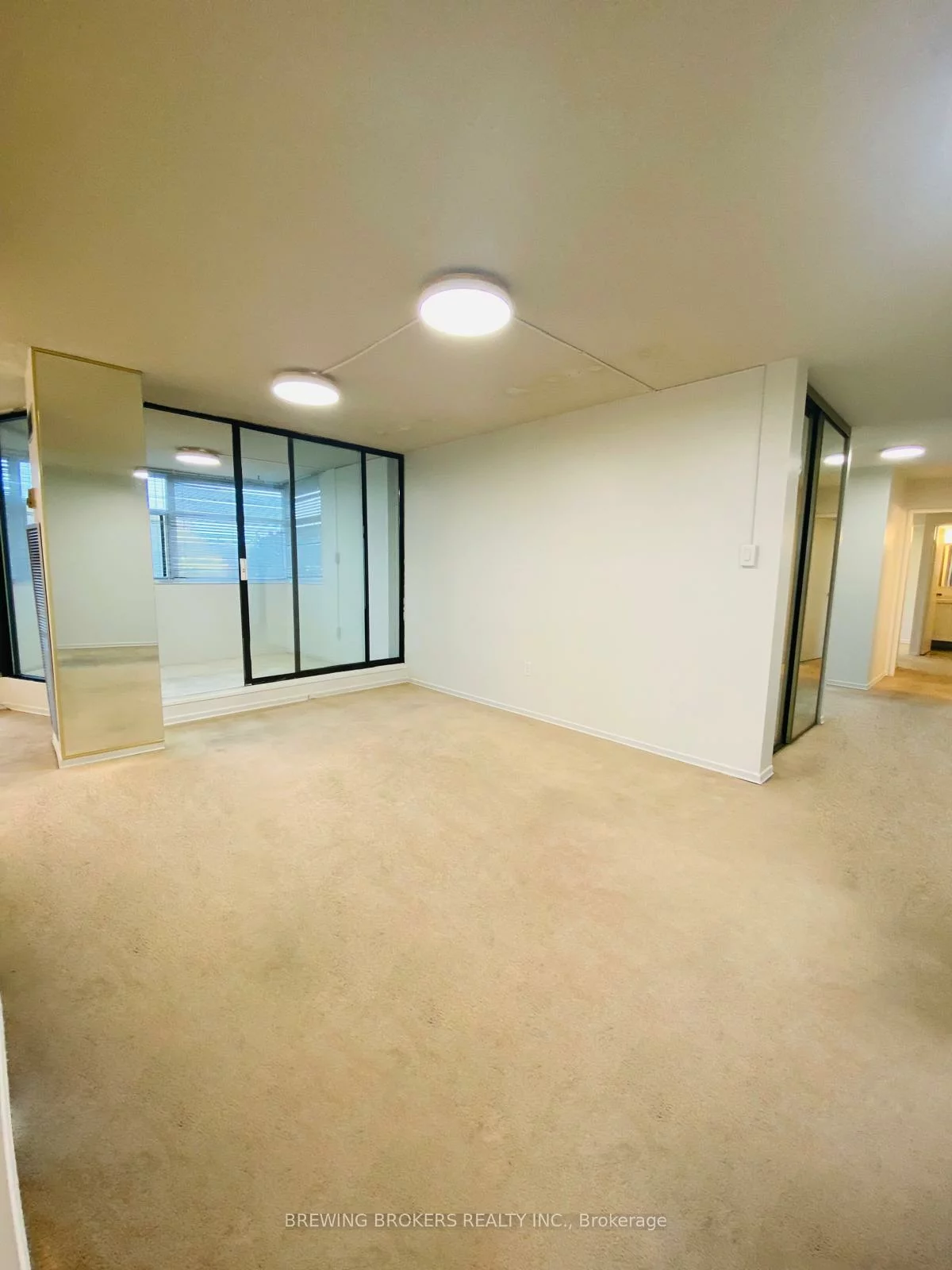 100, Antibes, Westminster-Branson, Toronto