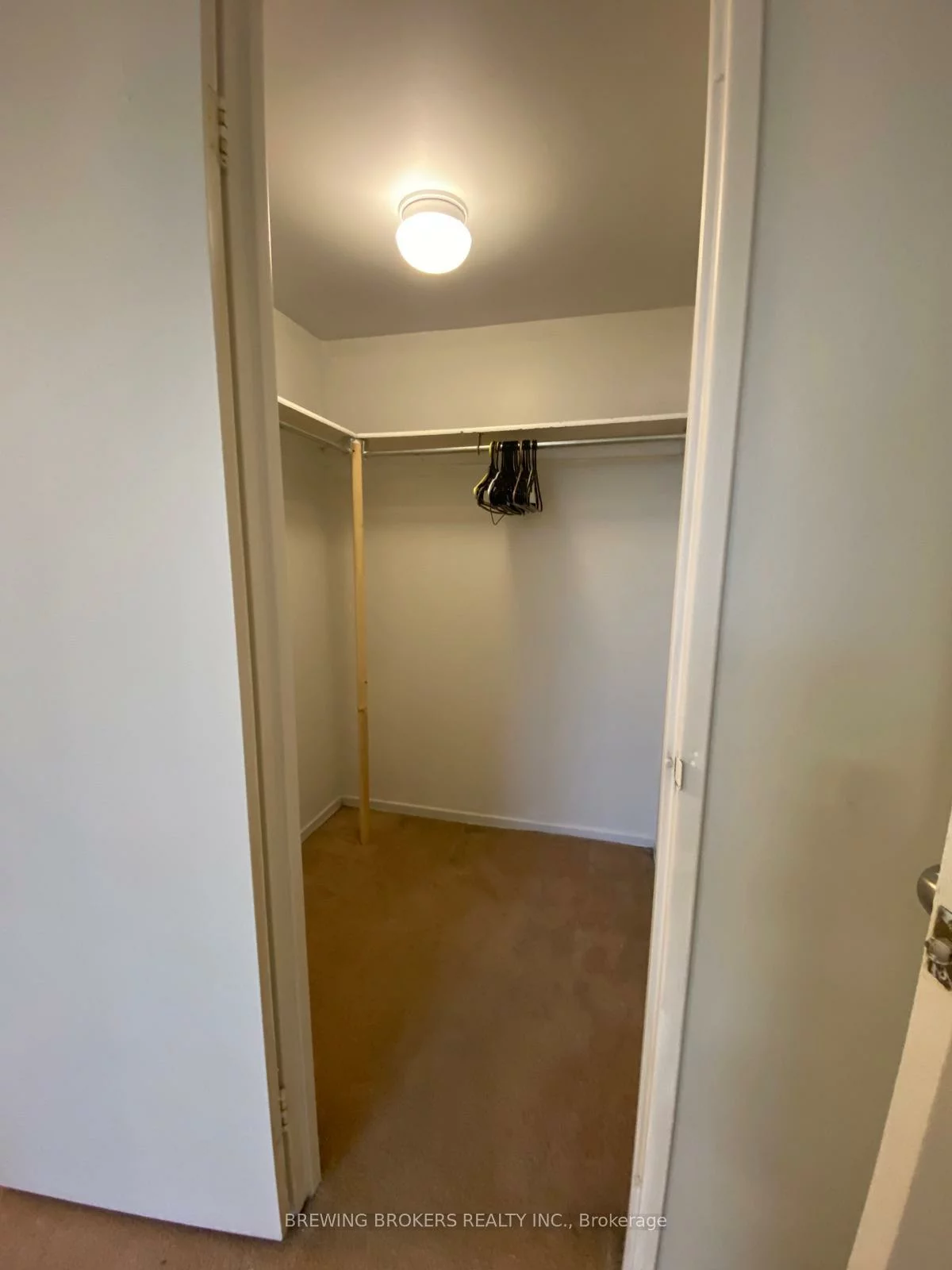 100, Antibes, Westminster-Branson, Toronto