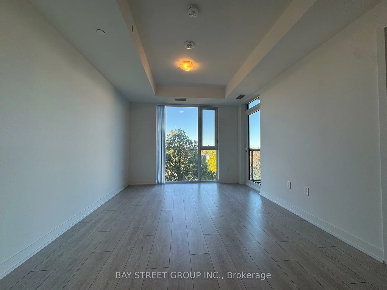 5858, Yonge, Newtonbrook West, Toronto