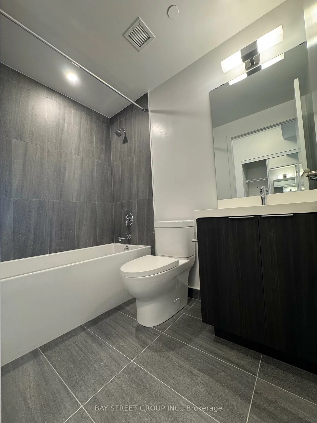 5858, Yonge, Newtonbrook West, Toronto