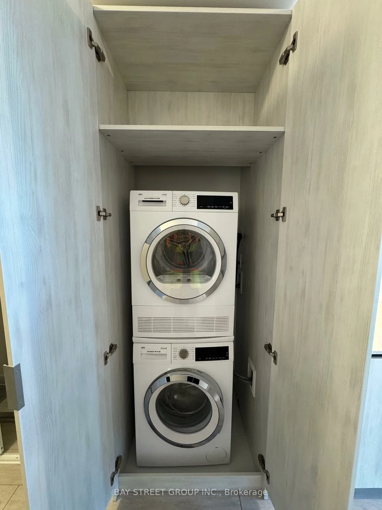 5858, Yonge, Newtonbrook West, Toronto