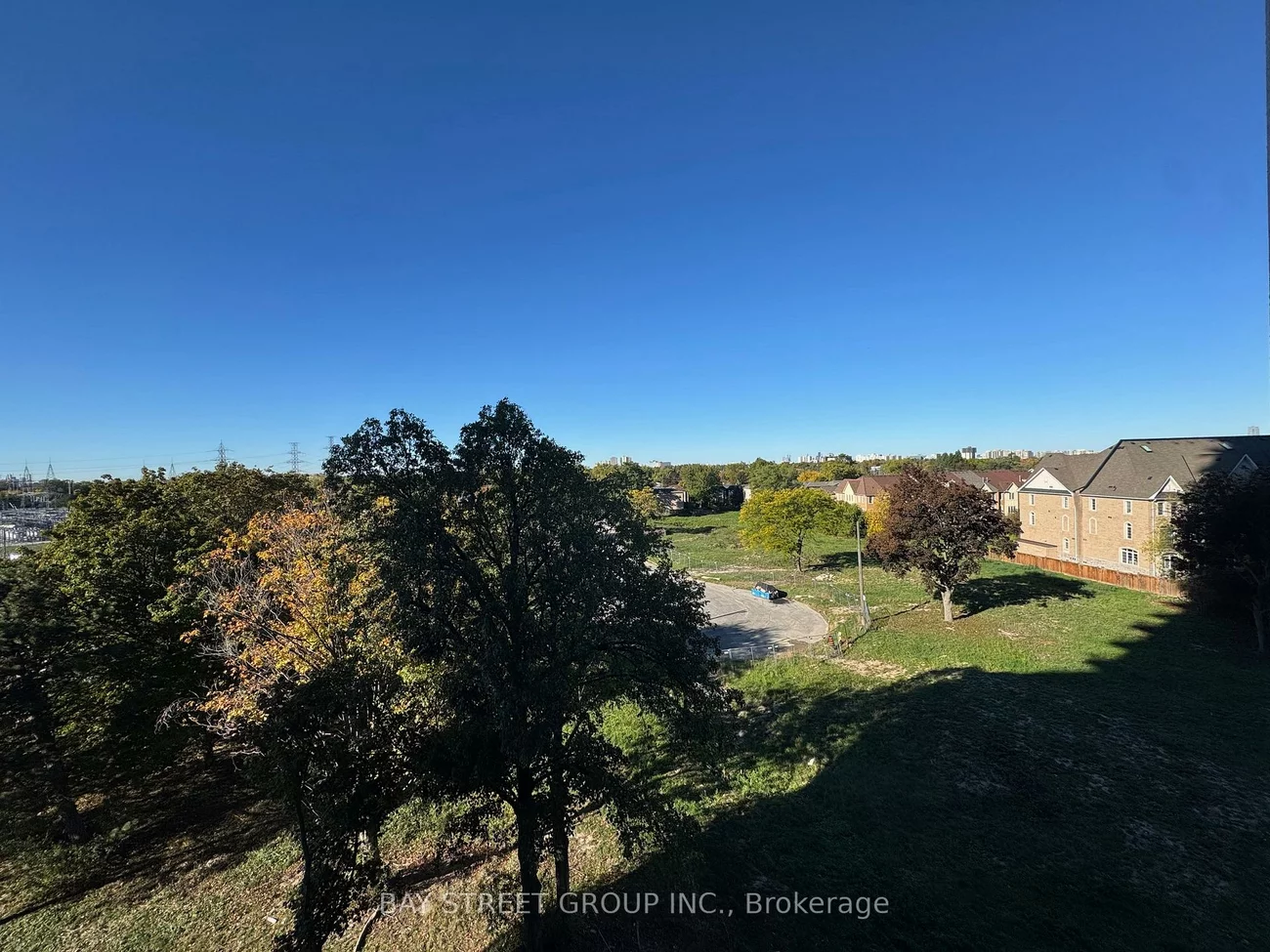 5858, Yonge, Newtonbrook West, Toronto