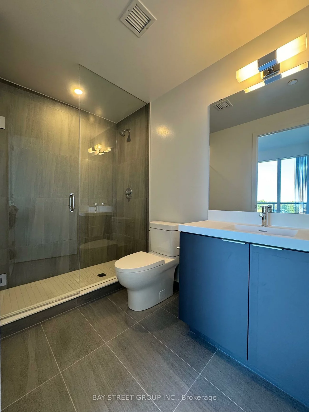 5858, Yonge, Newtonbrook West, Toronto