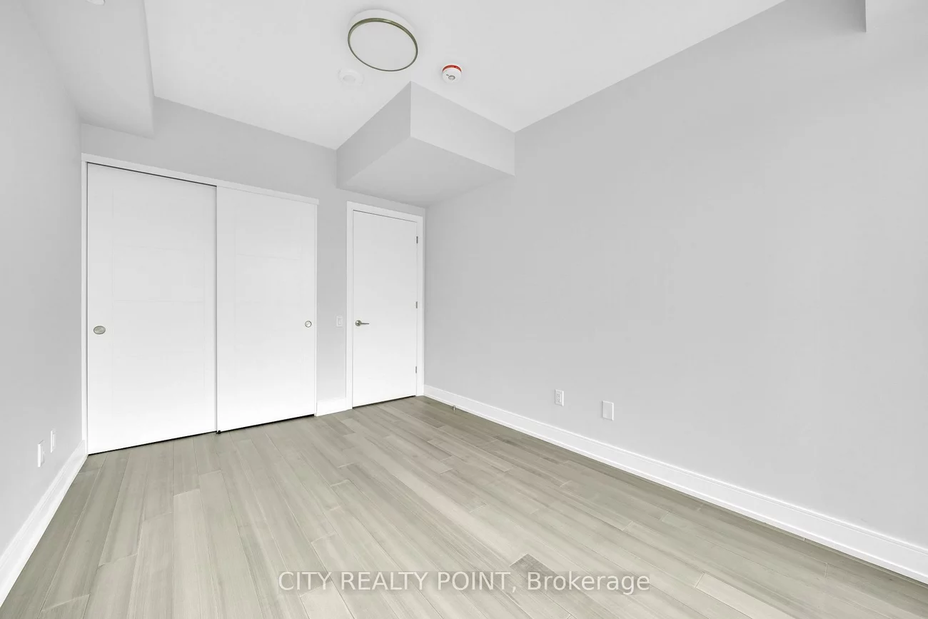 664, Spadina, University, Toronto