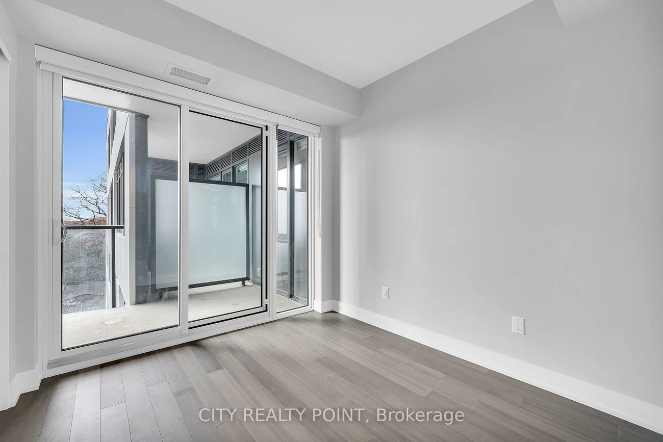 664, Spadina, University, Toronto