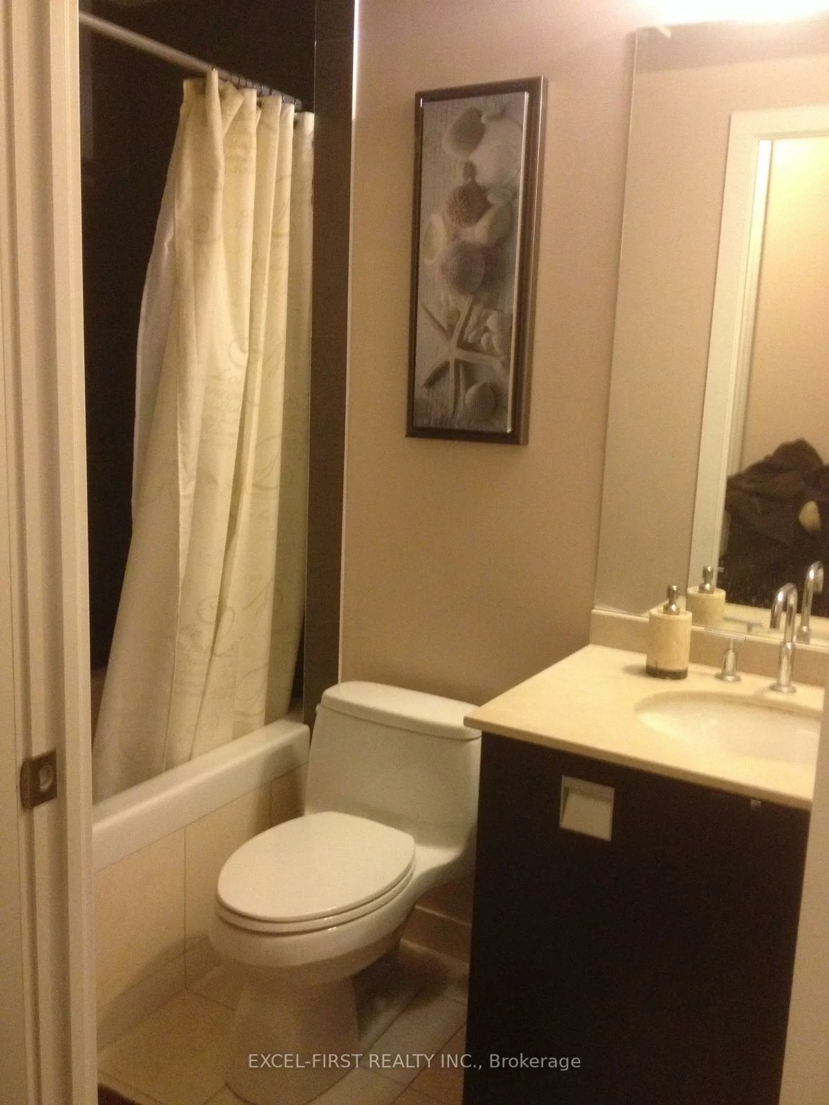 33, Charles, Church-Yonge Corridor, Toronto