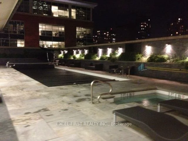 33, Charles, Church-Yonge Corridor, Toronto